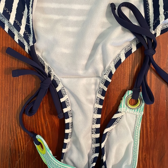 NWOT Sperry Striped Navy Triangle Bikini - Picture 4 of 4